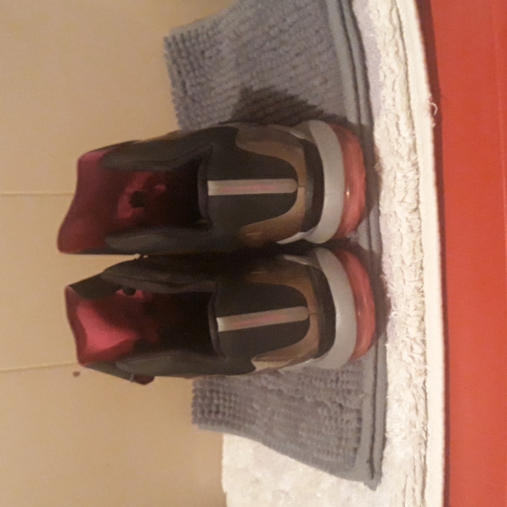 Slightly worn Nike sneakers size 13 - Picture 3 of 3